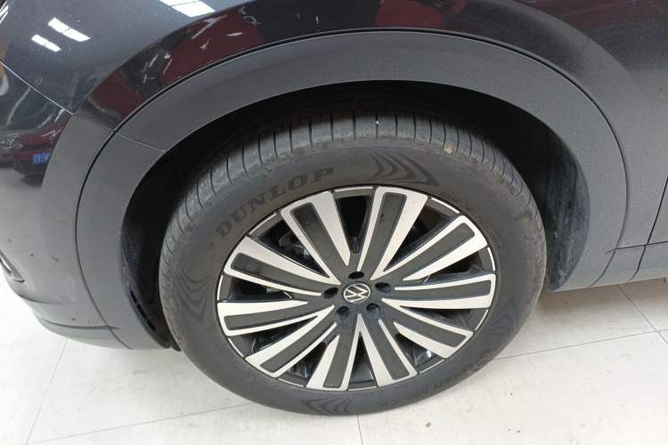 Used Volkswagen Tavendor 2024 330TSI Luxury Touring - All-Inclusive Edition Exterior 2
