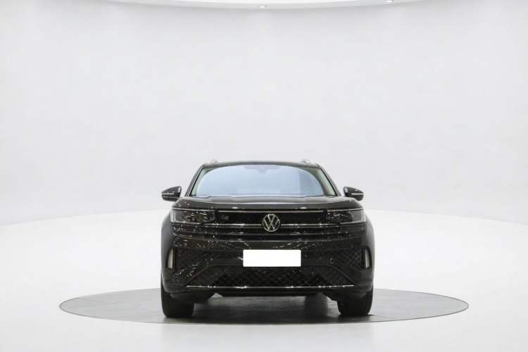 Used Volkswagen Tavendor 2024 380TSI All-Wheel-Drive R-Line Cruise Premium Edition Exterior 2