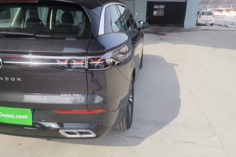 Used Volkswagen Tavendor 2024 380TSI All-Wheel-Drive R-Line Cruise Premium Edition Exterior 3