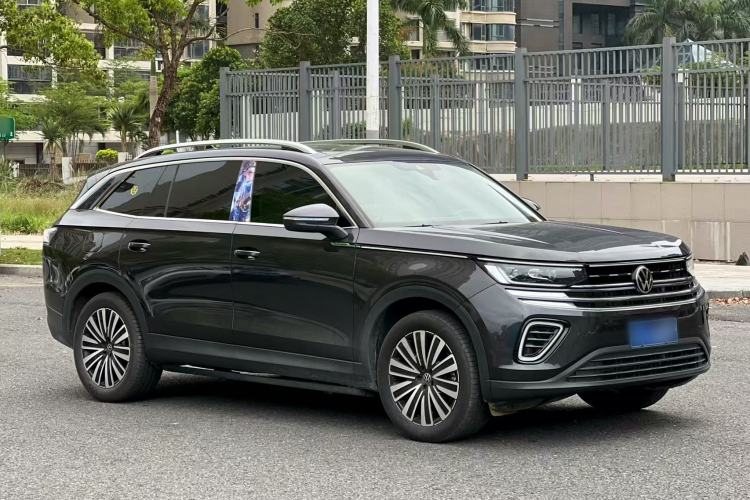 Used Volkswagen Tavendor 2024 330TSI Luxury Touring - All-Inclusive Edition Exterior 4