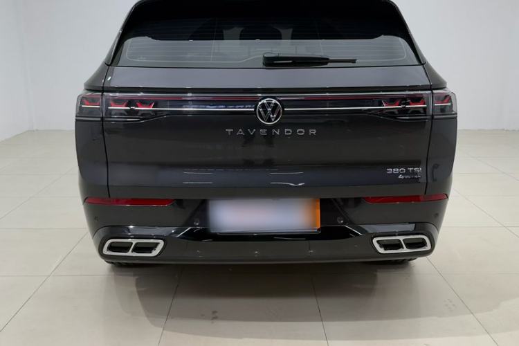 Used Volkswagen Tavendor 2024 380TSI All-Wheel Drive R-Line Cruise Edition Exterior 4