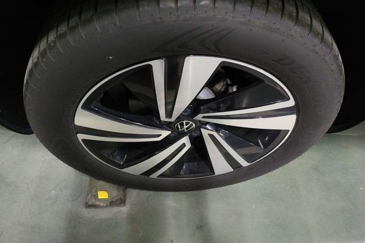 Used Volkswagen Tavendor 2024 Facelifted 380TSI All-Wheel Drive R-Line Cruise Premium Edition Exterior 5