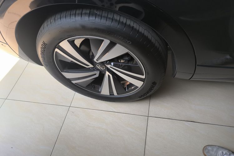 Used Volkswagen Tavendor 2024 Facelifted 380TSI All-Wheel Drive R-Line Cruise Premium Edition Exterior 8