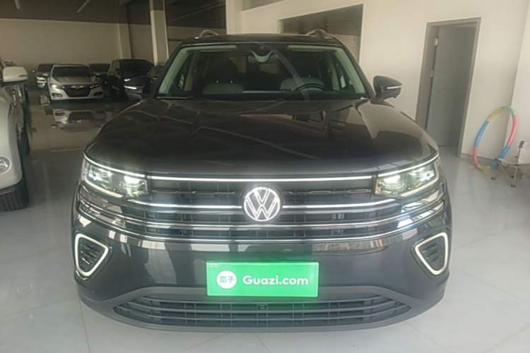 Used Volkswagen Tavendor 2024 330TSI Luxury Touring Edition Front