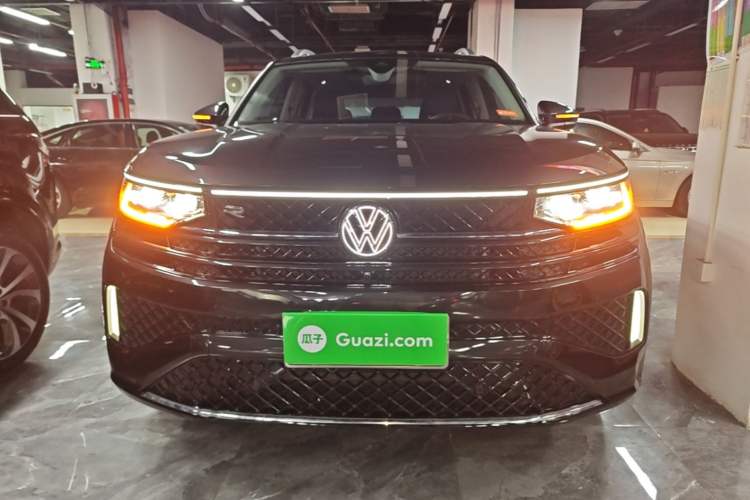 Used Volkswagen Tavendor 2024 380TSI All-Wheel Drive R-Line Cruise Edition Front