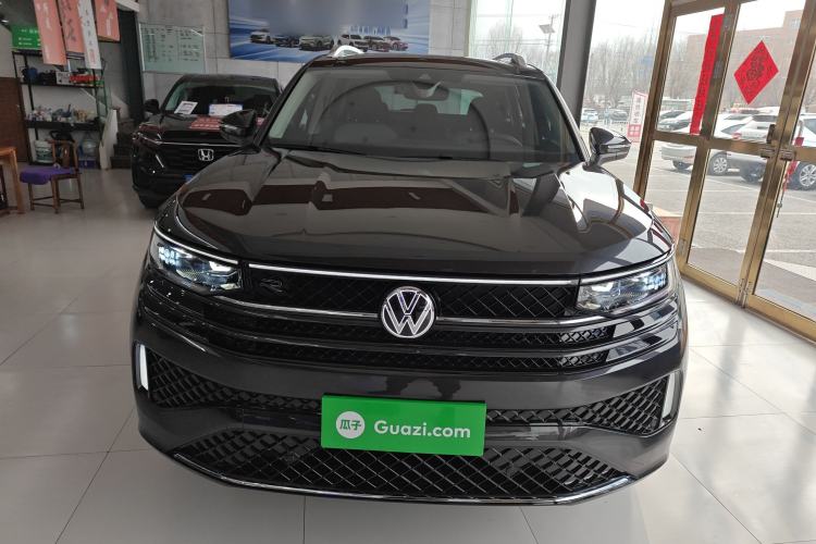 Used Volkswagen Tavendor 2024 380TSI All-Wheel Drive R-Line Cruise Edition Front