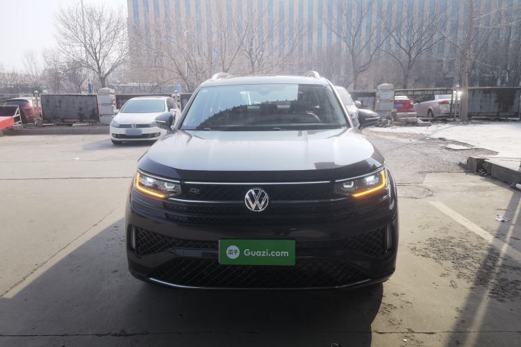 Used Volkswagen Tavendor 2024 380TSI All-Wheel-Drive R-Line Cruise Premium Edition Front