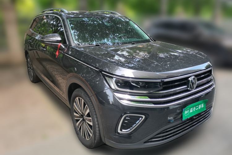 Used Volkswagen Tavendor 2024 330TSI Luxury Touring - All-Inclusive Edition Front Right 45 Deg