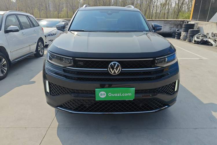 Used Volkswagen Tavendor 2024 Facelifted 380TSI All-Wheel Drive R-Line Cruise Premium Edition Front