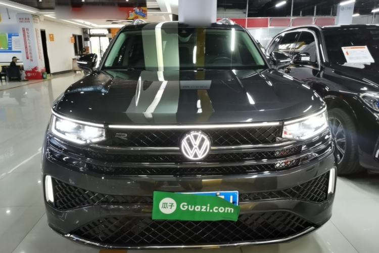 Used Volkswagen Tavendor 2024 380TSI All-Wheel Drive R-Line Cruise Edition Front