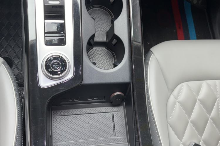 Used Volkswagen Tavendor 2024 380TSI All-Wheel Drive R-Line Cruise Edition Gear Lever