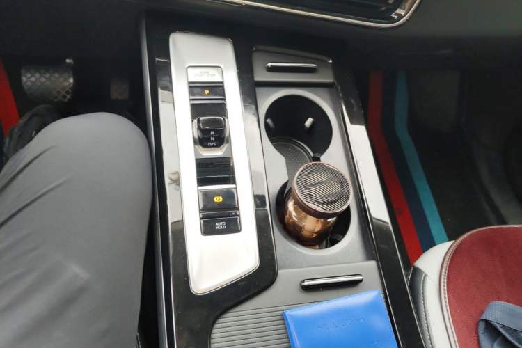 Used Volkswagen Tavendor 2024 330TSI Luxury Touring - All-Inclusive Edition Gear Lever