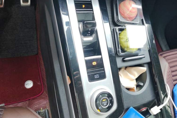 Used Volkswagen Tavendor 2024 380TSI All-Wheel Drive R-Line Cruise Edition Gear Lever