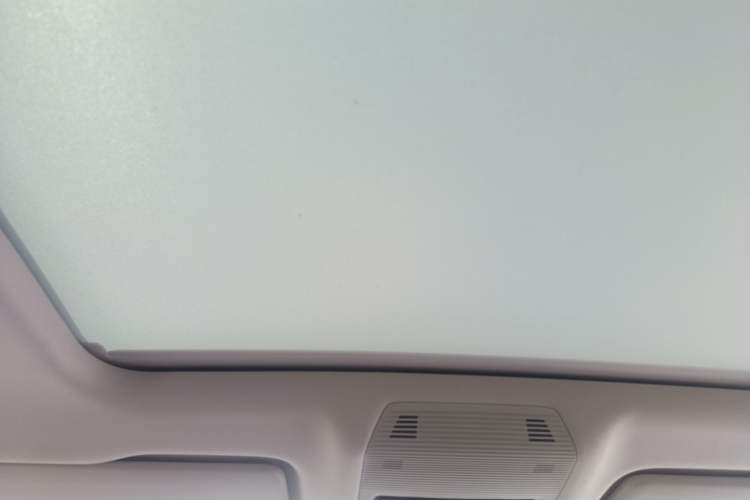 Used Volkswagen Tavendor 2024 380TSI All-Wheel Drive R-Line Cruise Edition Headliner