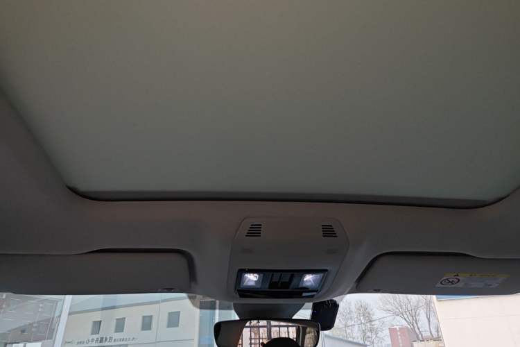 Used Volkswagen Tavendor 2024 380TSI All-Wheel Drive R-Line Cruise Edition Headliner