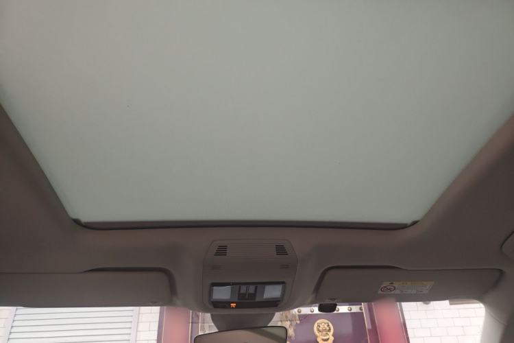 Used Volkswagen Tavendor 2024 380TSI All-Wheel-Drive R-Line Cruise Premium Edition Headliner