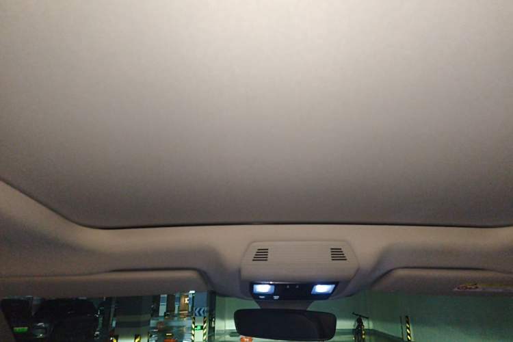 Used Volkswagen Tavendor 2024 380TSI All-Wheel Drive R-Line Cruise Edition Headliner