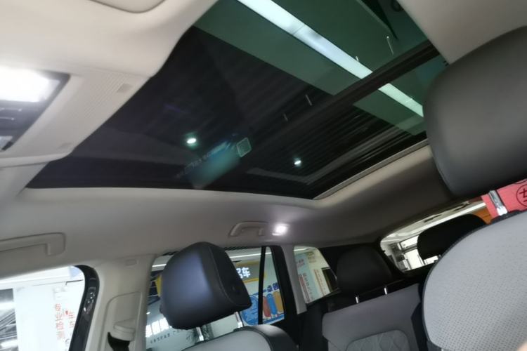 Used Volkswagen Tavendor 2024 380TSI All-Wheel Drive R-Line Cruise Edition Headliner