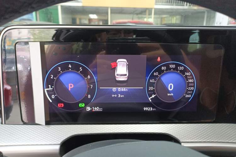 Used Volkswagen Tavendor 2024 330TSI Luxury Touring - All-Inclusive Edition Instrument Cluster