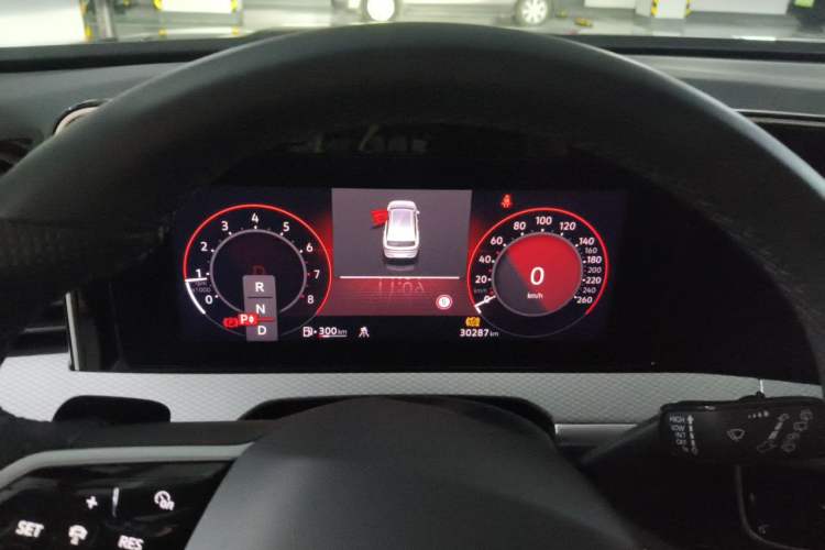 Used Volkswagen Tavendor 2024 380TSI All-Wheel-Drive R-Line Ambition Edition Instrument Cluster