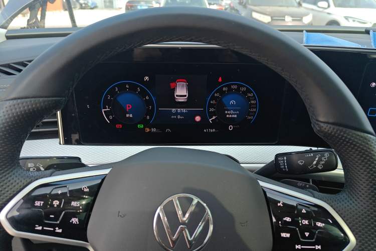 Used Volkswagen Tavendor 2024 Facelifted 380TSI All-Wheel Drive R-Line Cruise Premium Edition Instrument Cluster