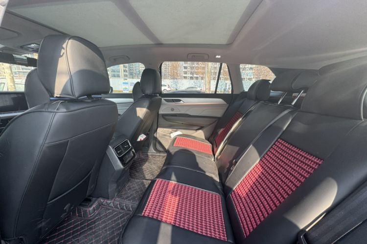 Used Volkswagen Tavendor 2024 330TSI Luxury Touring - All-Inclusive Edition Interior 2