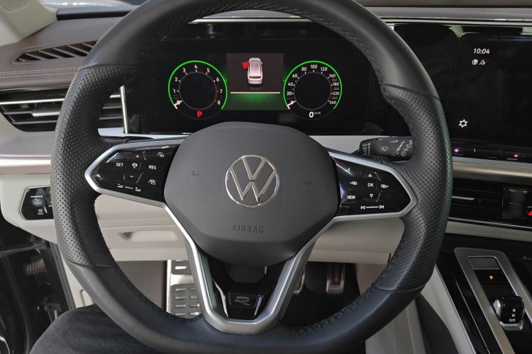 Used Volkswagen Tavendor 2024 380TSI All-Wheel Drive R-Line Cruise Edition Interior 4