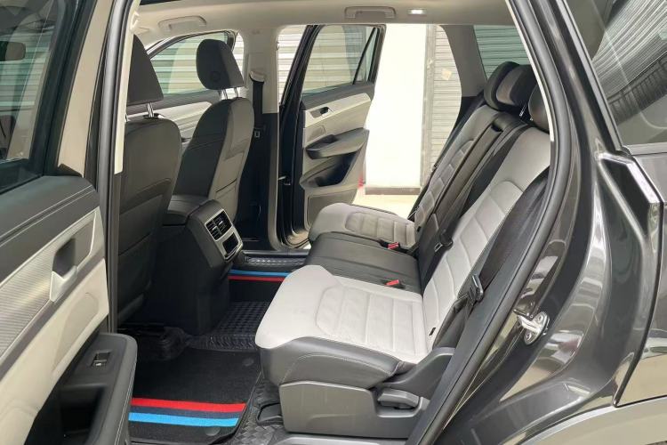 Used Volkswagen Tavendor 2024 330TSI Luxury Touring - All-Inclusive Edition Interior 5