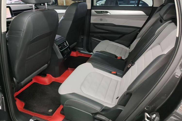 Used Volkswagen Tavendor 2024 330TSI Luxury Touring Edition Interior 8