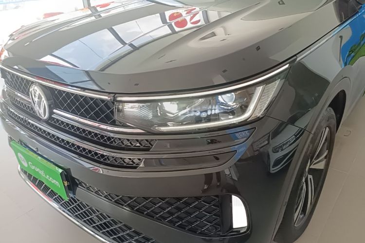 Used Volkswagen Tavendor 2024 Facelifted 380TSI All-Wheel Drive R-Line Cruise Premium Edition Left Front Headlight