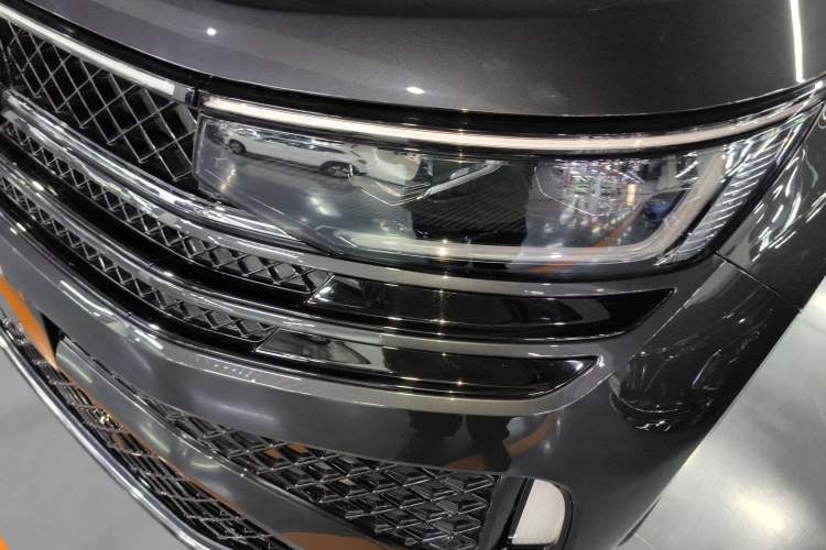 Used Volkswagen Tavendor 2024 380TSI All-Wheel Drive R-Line Cruise Edition Left Front Headlight