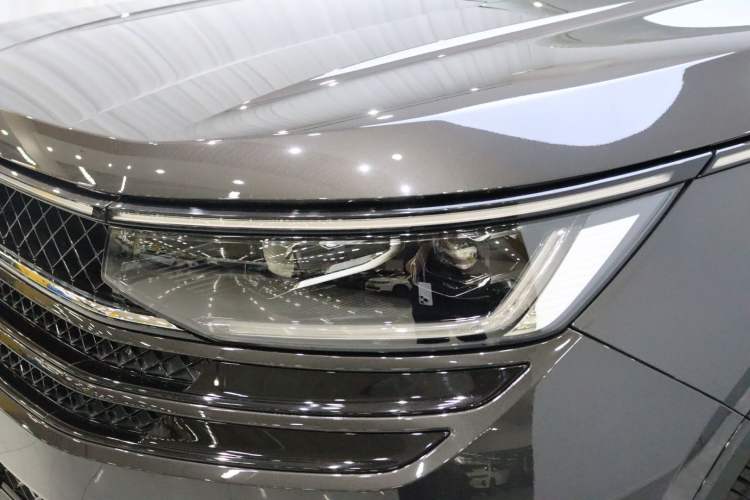Used Volkswagen Tavendor 2024 380TSI All-Wheel-Drive R-Line Cruise Premium Edition Left Front Headlight