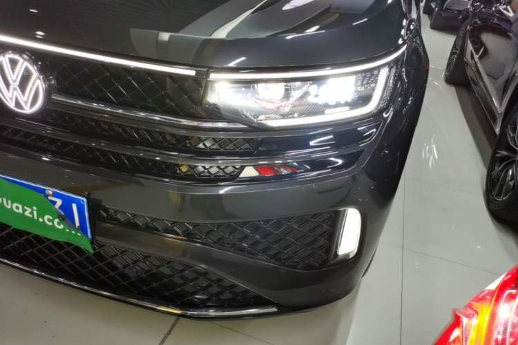 Used Volkswagen Tavendor 2024 380TSI All-Wheel Drive R-Line Cruise Edition Left Front Headlight