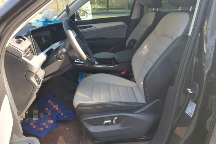 Used Volkswagen Tavendor 2024 330TSI Luxury Touring Edition Left Front Seat