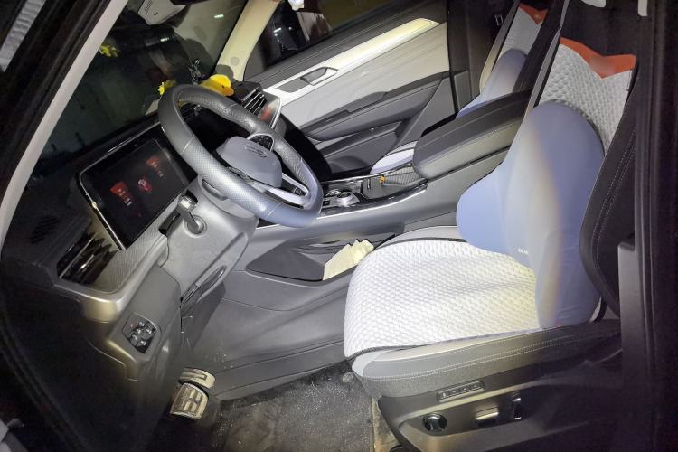 Used Volkswagen Tavendor 2024 380TSI All-Wheel Drive R-Line Cruise Edition Left Front Seat