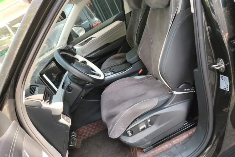 Used Volkswagen Tavendor 2024 380TSI All-Wheel Drive R-Line Cruise Edition Left Front Seat