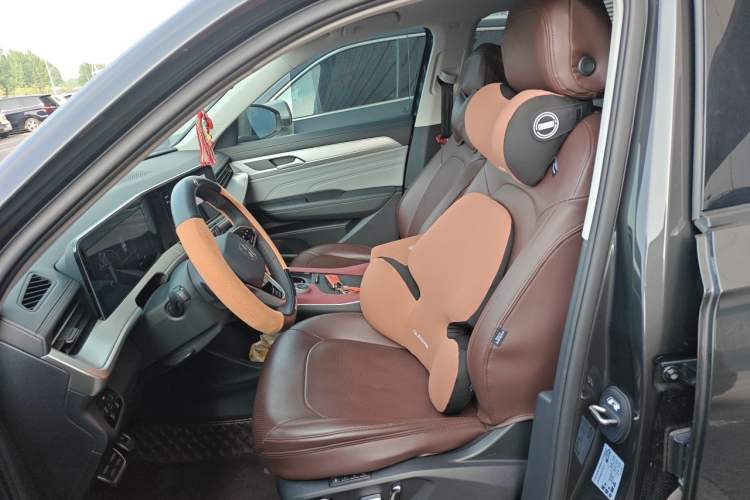 Used Volkswagen Tavendor 2024 380TSI All-Wheel Drive R-Line Cruise Edition Left Front Seat