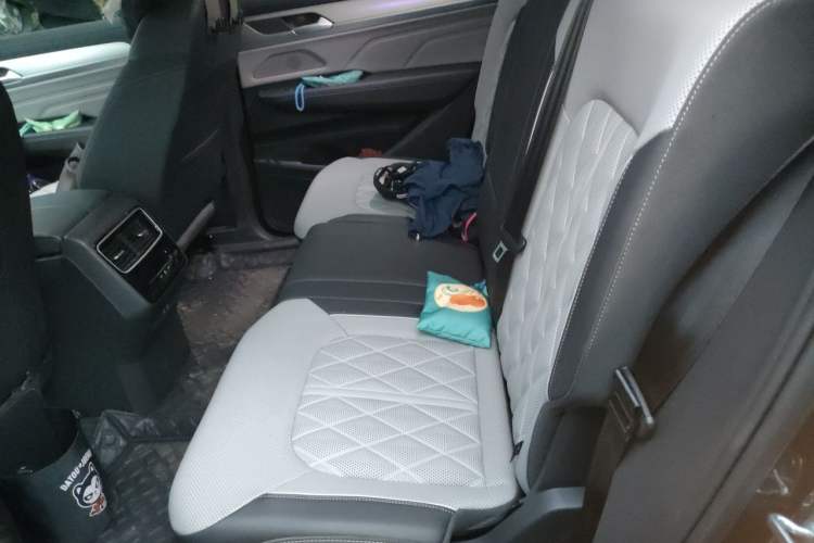 Used Volkswagen Tavendor 2024 380TSI All-Wheel Drive R-Line Cruise Edition Left Rear Seat