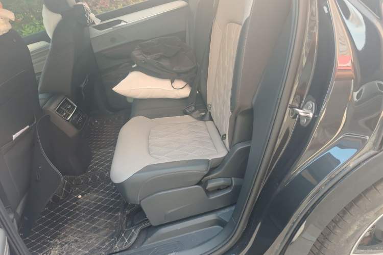 Used Volkswagen Tavendor 2024 380TSI All-Wheel Drive R-Line Cruise Edition Left Rear Seat
