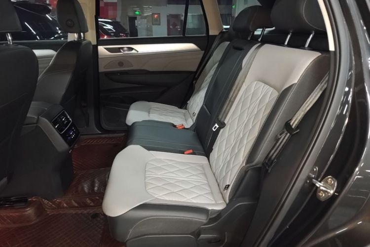 Used Volkswagen Tavendor 2024 380TSI All-Wheel Drive R-Line Cruise Edition Left Rear Seat