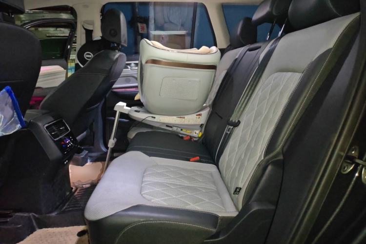 Used Volkswagen Tavendor 2024 380TSI All-Wheel Drive R-Line Cruise Edition Left Rear Seat