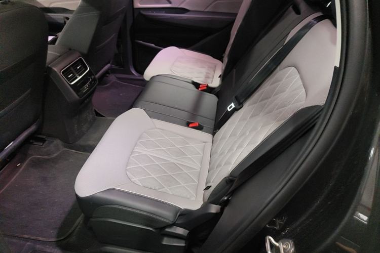 Used Volkswagen Tavendor 2024 Facelifted 380TSI All-Wheel Drive R-Line Cruise Premium Edition Left Rear Seat