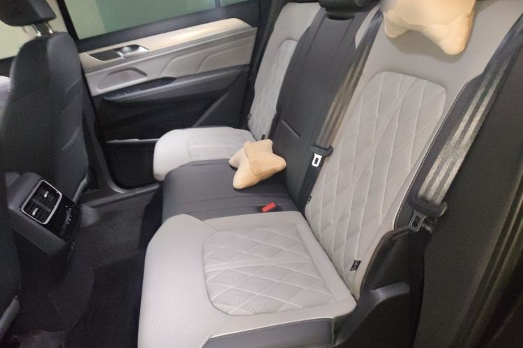 Used Volkswagen Tavendor 2024 380TSI All-Wheel-Drive R-Line Cruise Premium Edition Left Rear Seat