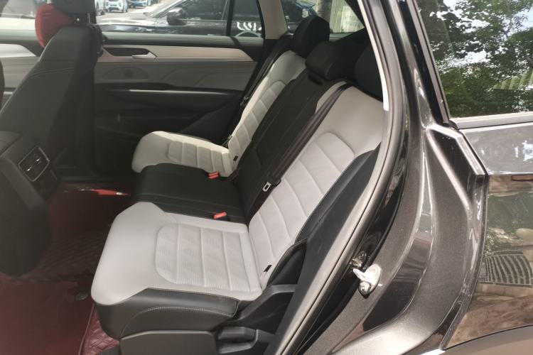 Used Volkswagen Tavendor 2024 330TSI Luxury Touring - All-Inclusive Edition Left Rear Seat