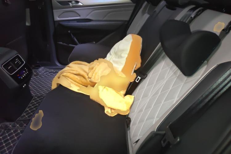 Used Volkswagen Tavendor 2024 380TSI All-Wheel-Drive R-Line Journey Shared Enjoyment Model Left Rear Seat