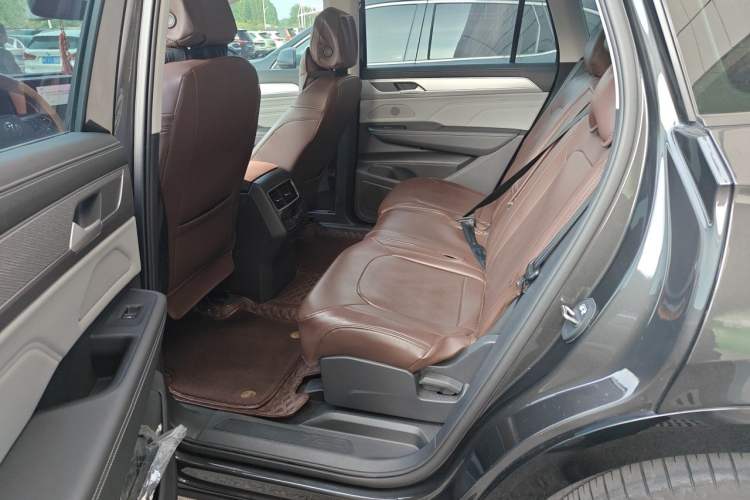 Used Volkswagen Tavendor 2024 380TSI All-Wheel Drive R-Line Cruise Edition Left Rear Seat