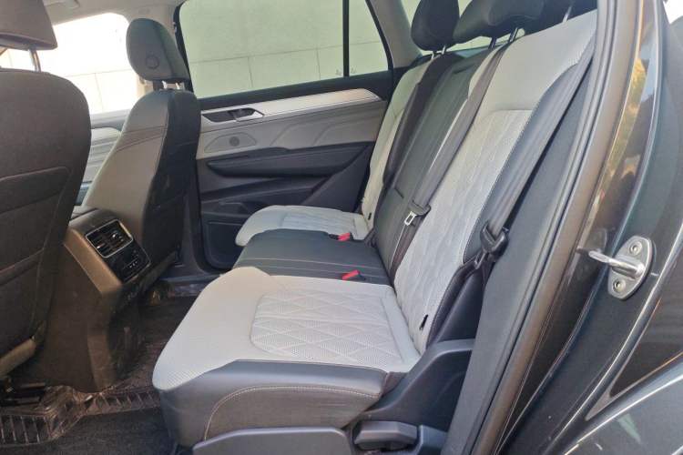 Used Volkswagen Tavendor 2024 380TSI All-Wheel Drive R-Line Cruise Edition Left Rear Seat