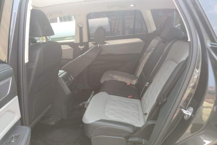 Used Volkswagen Tavendor 2024 380TSI All-Wheel Drive R-Line Cruise Edition Left Rear Seat