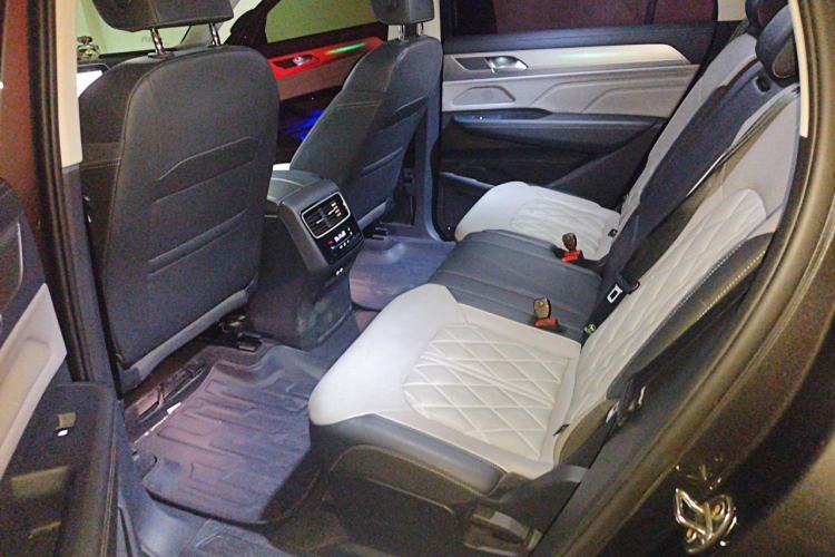 Used Volkswagen Tavendor 2024 380TSI All-Wheel Drive R-Line Cruise Edition Left Rear Seat