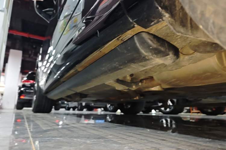 Used Volkswagen Tavendor 2024 380TSI All-Wheel Drive R-Line Cruise Edition Left Side Sill